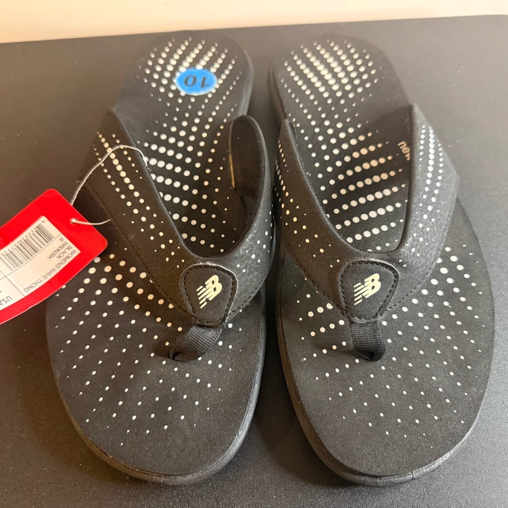 New Balance Black and White Flip Flops women 10